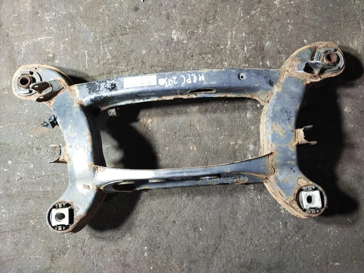 Подрамник Mercedes-Benz C-Class W203