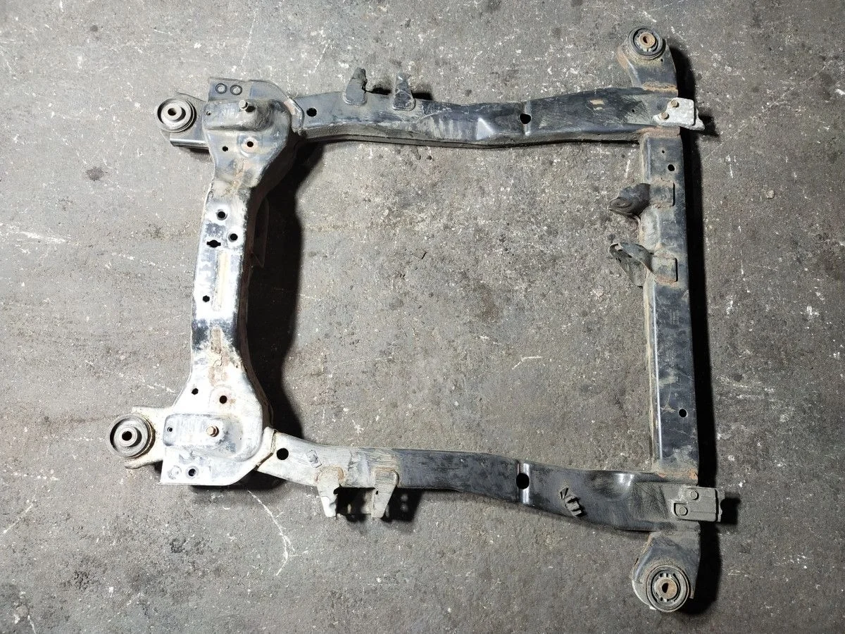 Подрамник передний Opel Astra J