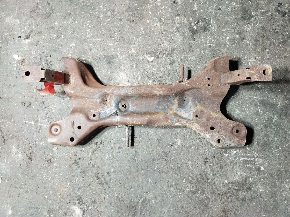 Подрамник передний Volkswagen Polo