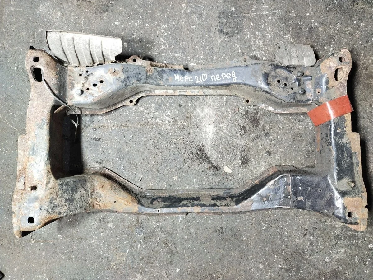 Подрамник передний Mercedes Benz W210