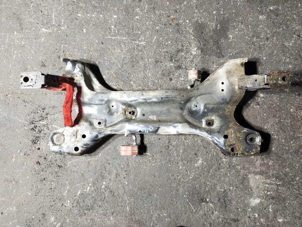 Подрамник передний Volkswagen Polo