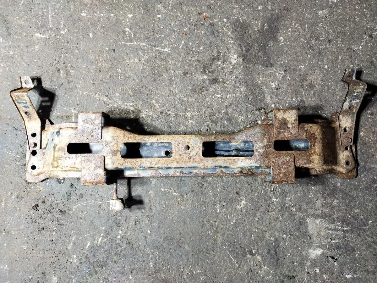 Подрамник задний Kia Spectra