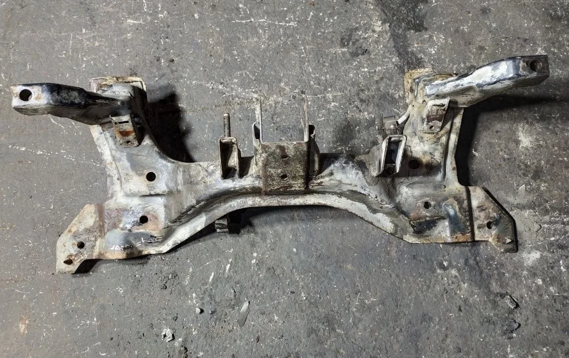 Подрамник передний Kia Spectra