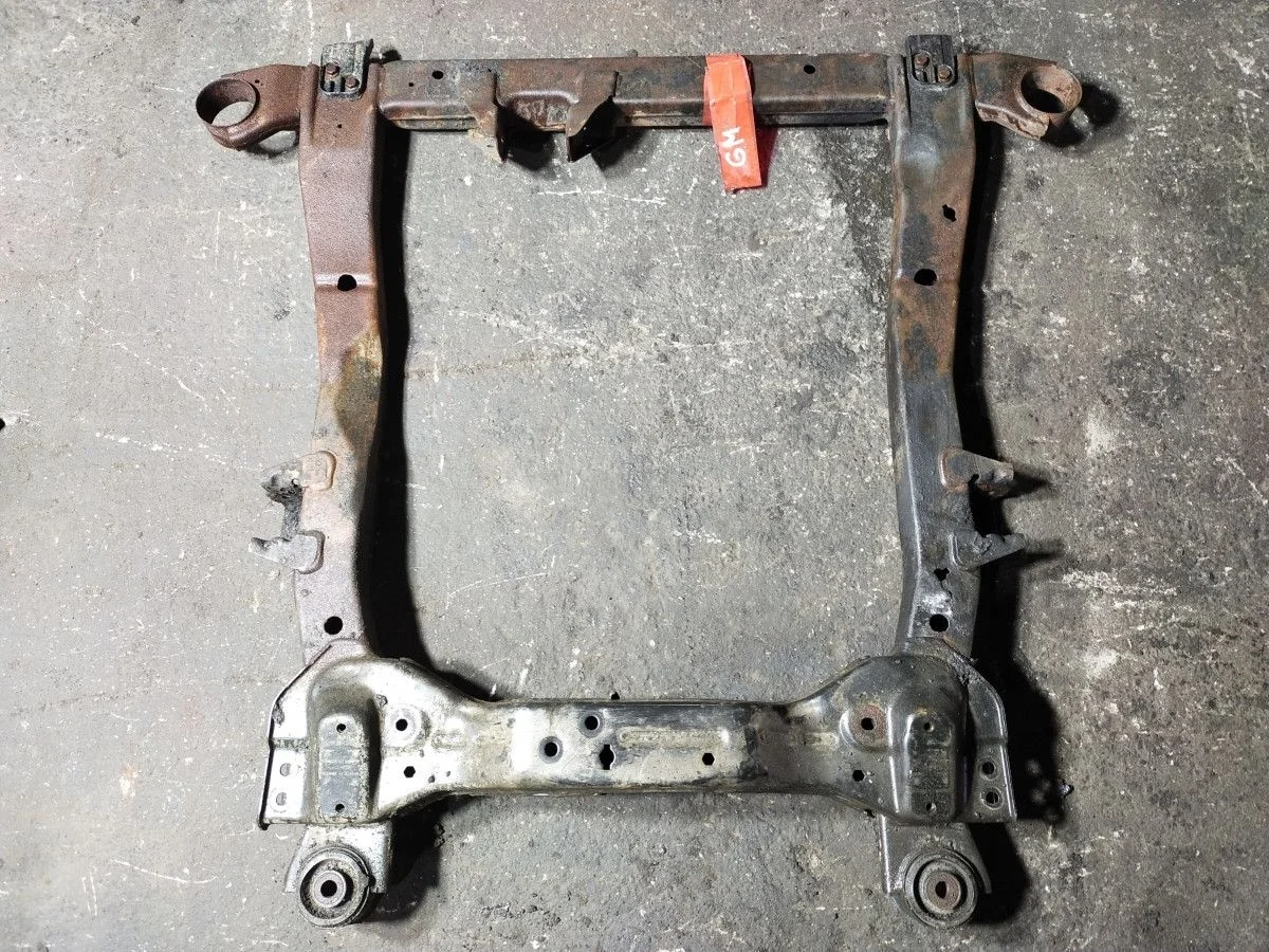 Подрамник передний Opel Astra J