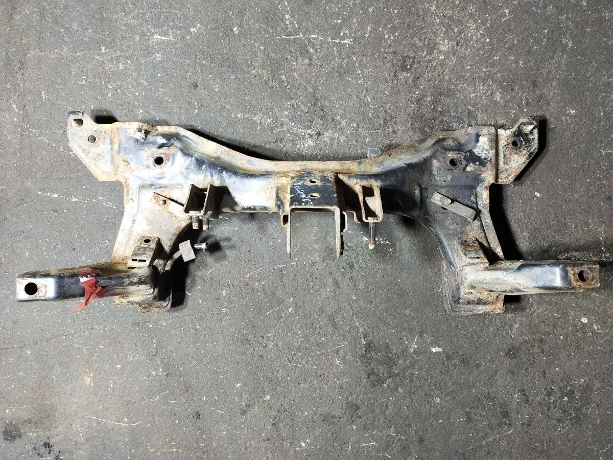 Подрамник передний Kia Spectra