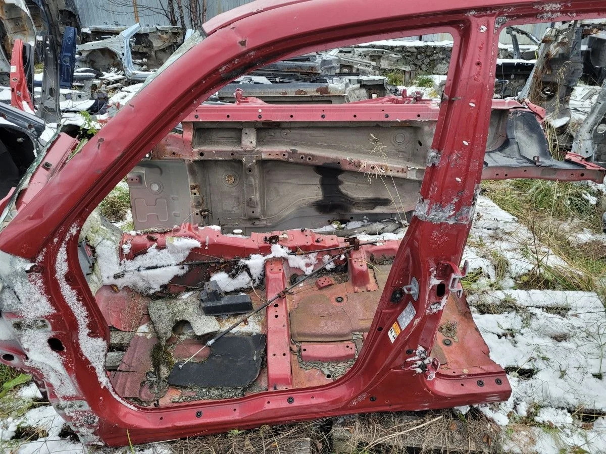 Порог левый+стойка на Suzuki Grand Vitara 2 2.0