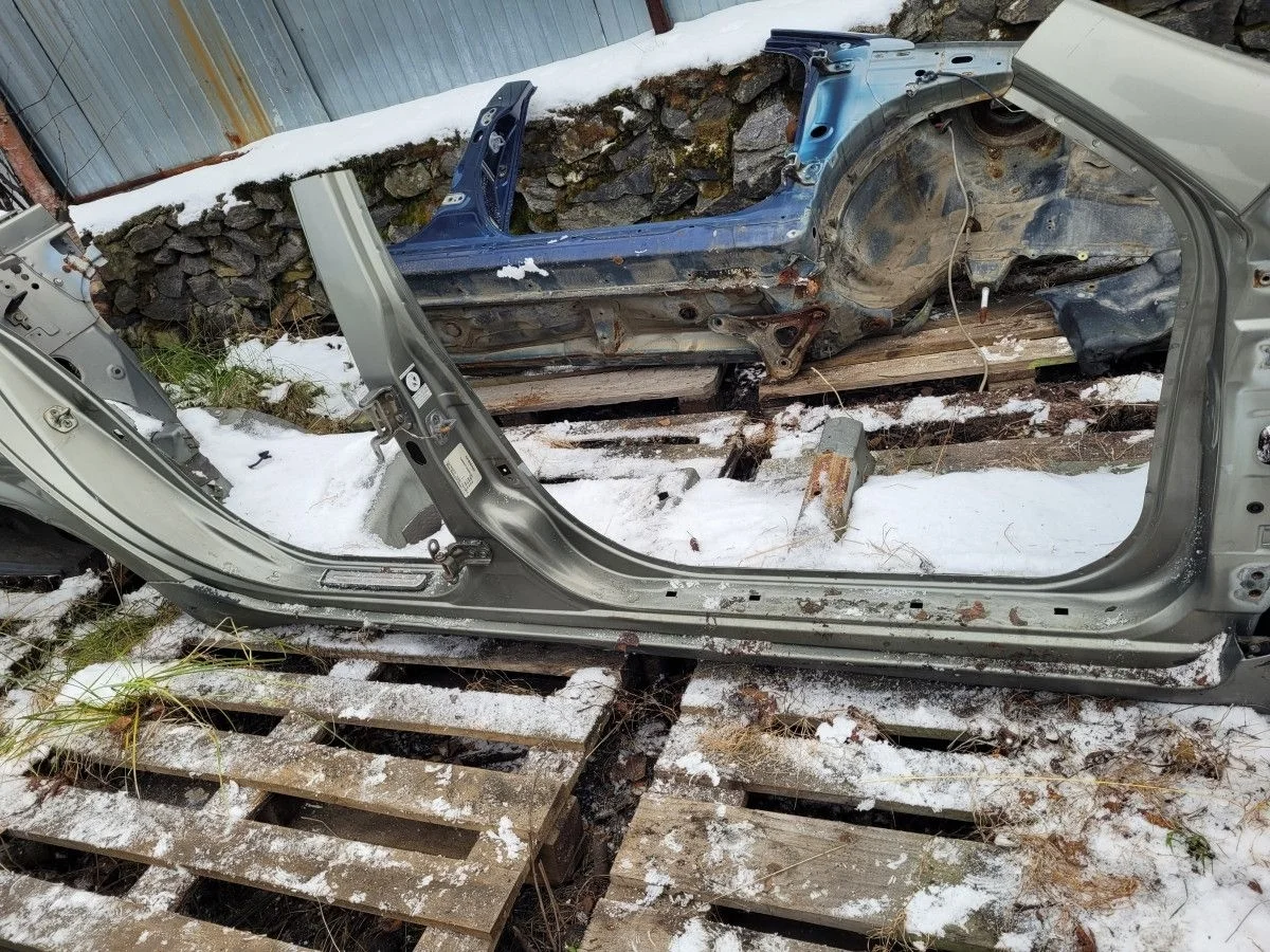 Порог правый стойка на Nissan Primera P12 1.6 2006