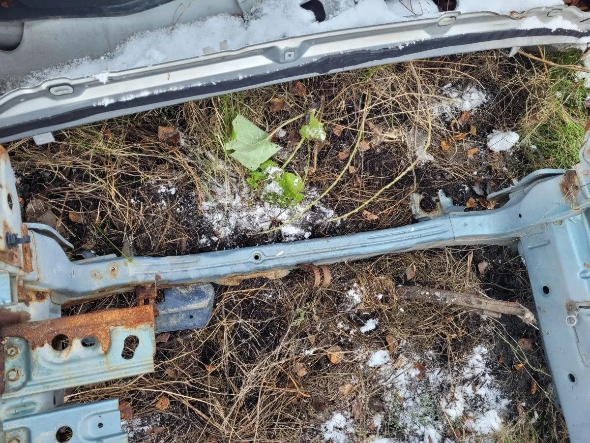 Нижняя балка рамки радиатора на Lancer 10