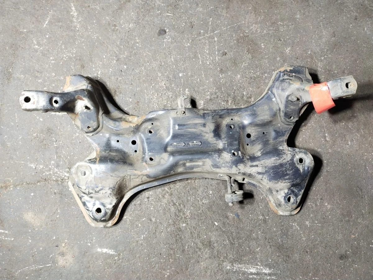 Подрамник передний Kia Rio 3