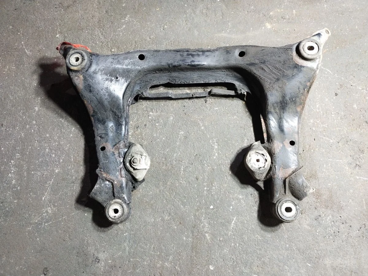 Балка подвески передняя (подрамник) Audi A4 (B7)