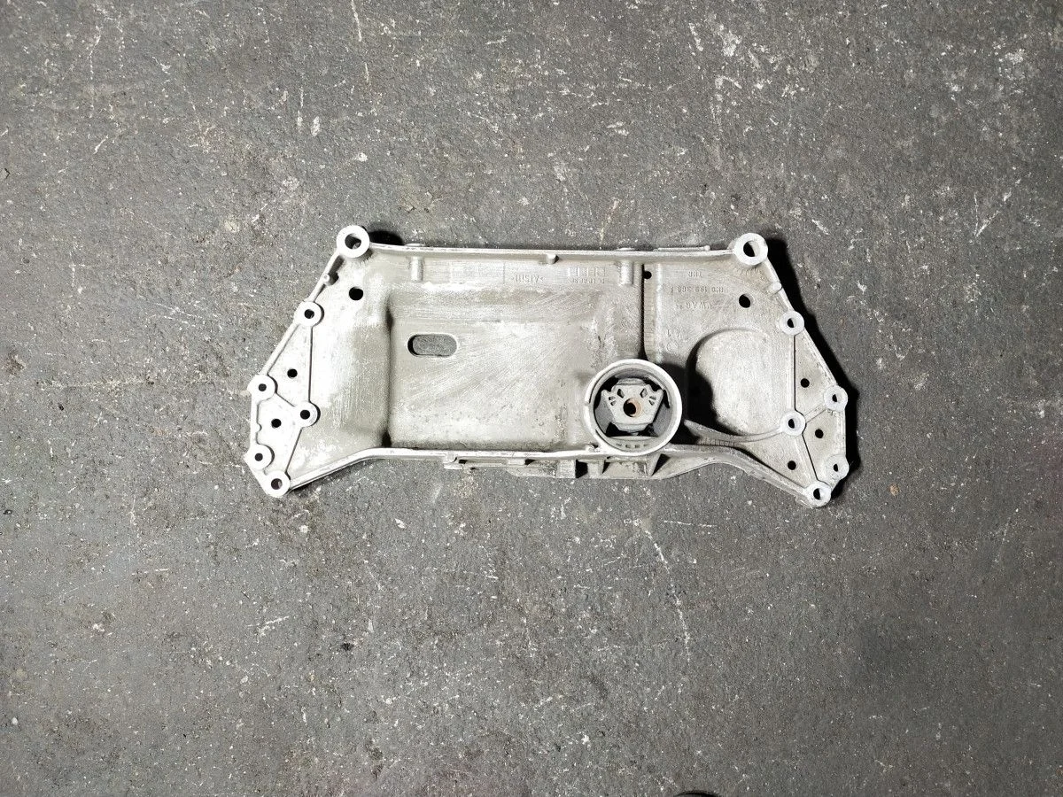 Подрамник Volkswagen Golf V