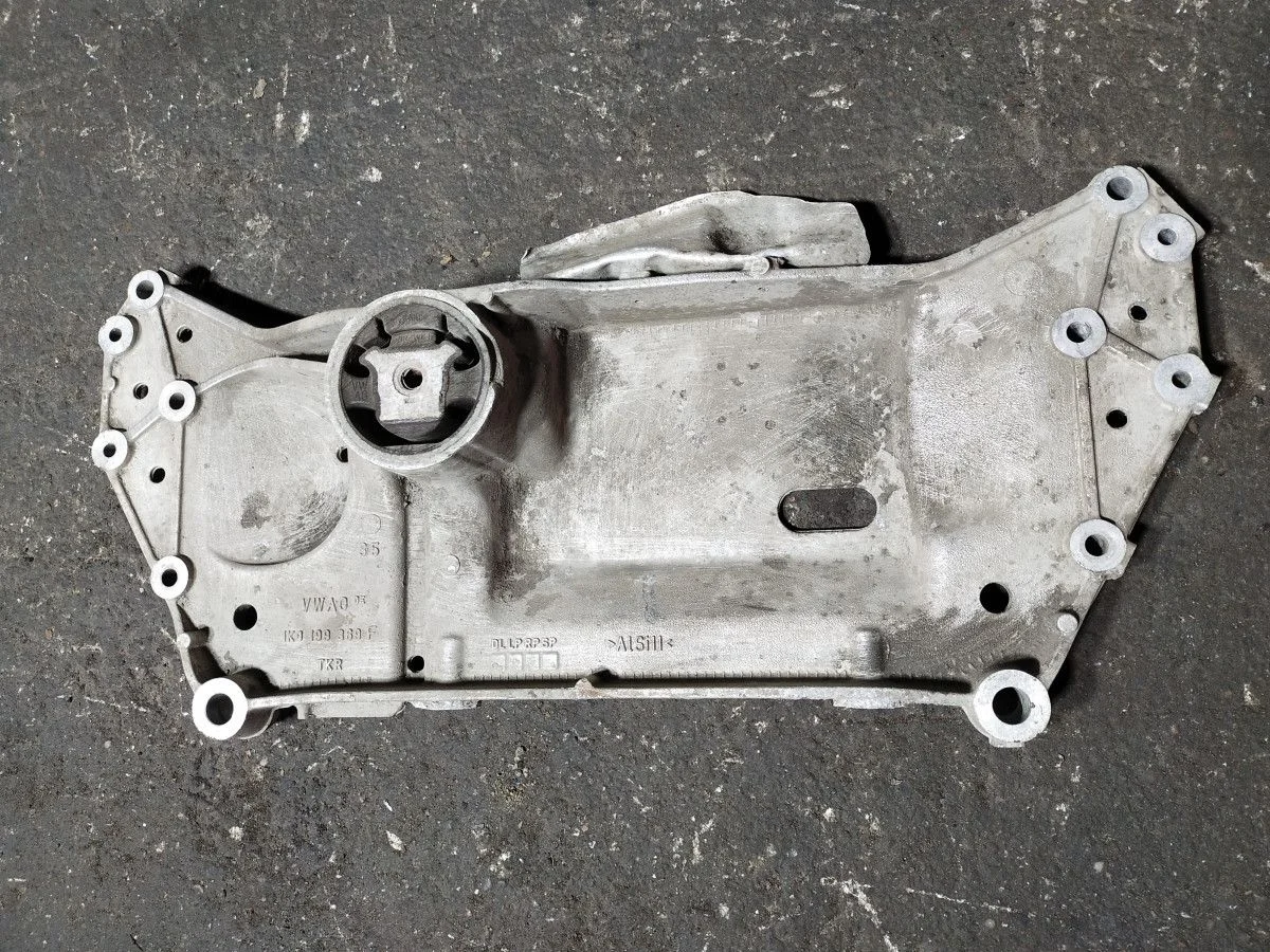 Подрамник Volkswagen Golf 5