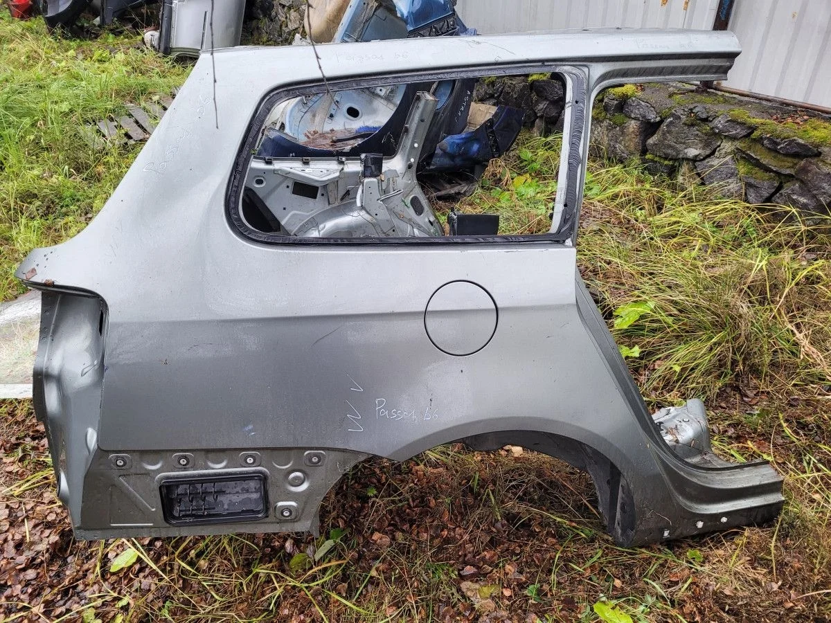 Крыло заднее правое на VW Passat B6 унив