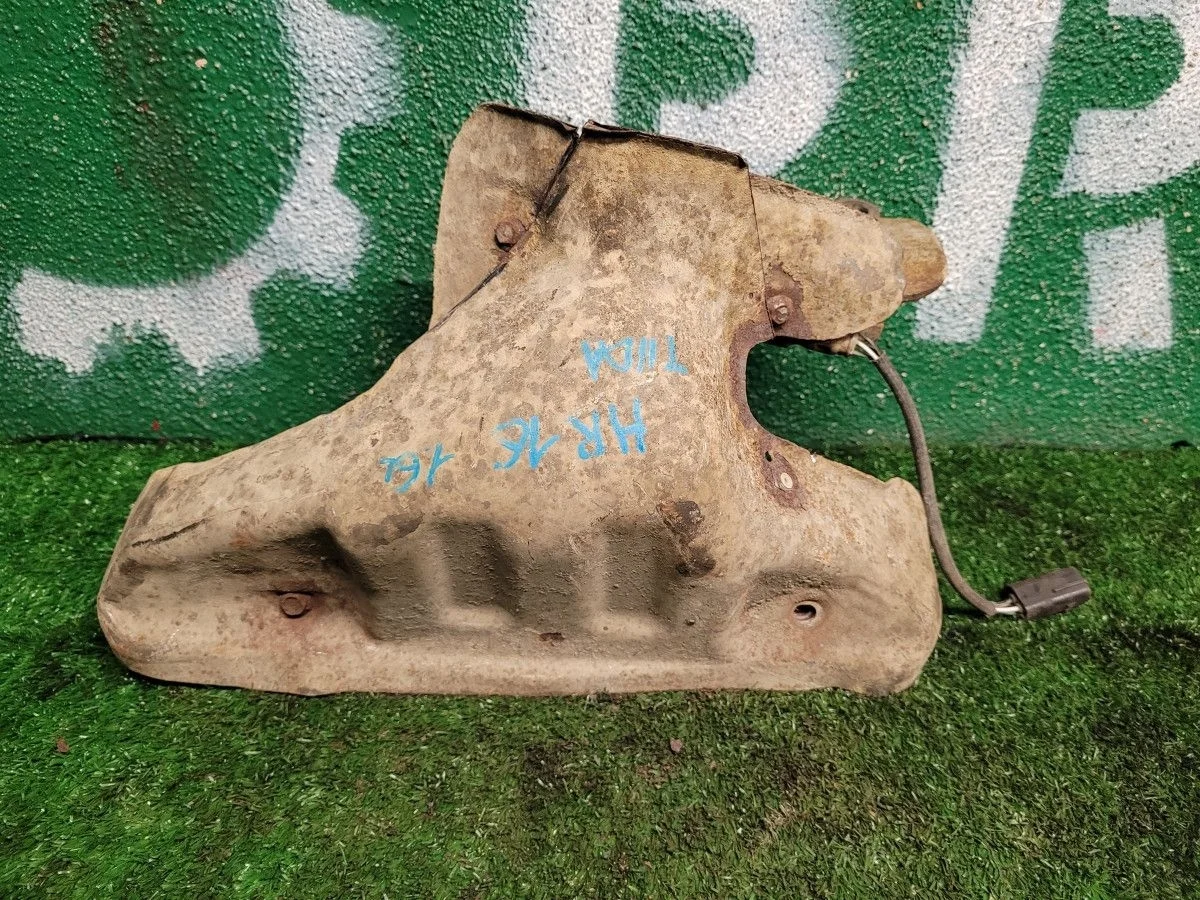 Коллектор выпускной на Nissan Tiida C11 HR16