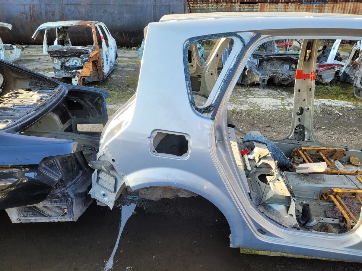 Крыло заднее правое на Renault Scenic 2