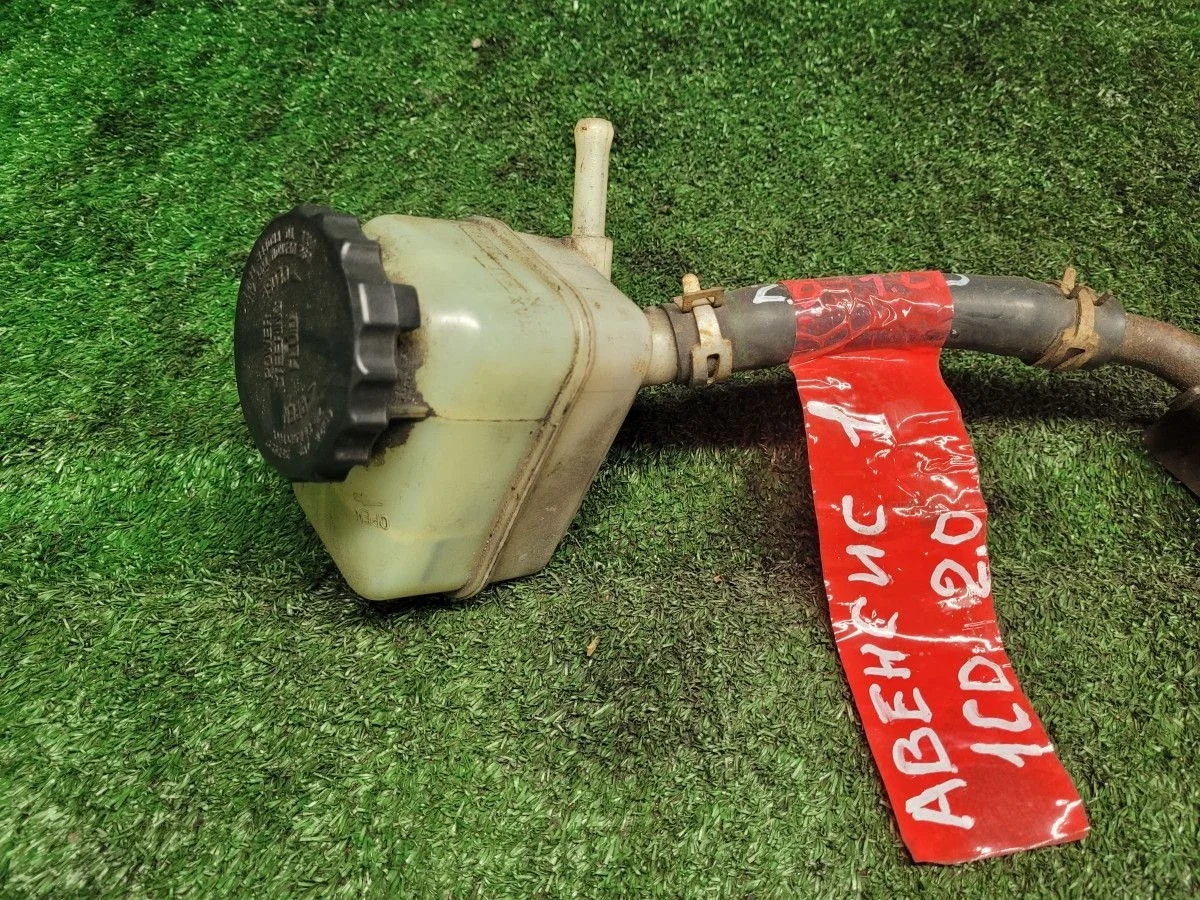 Бачок гур Toyota Avensis 1 1CD