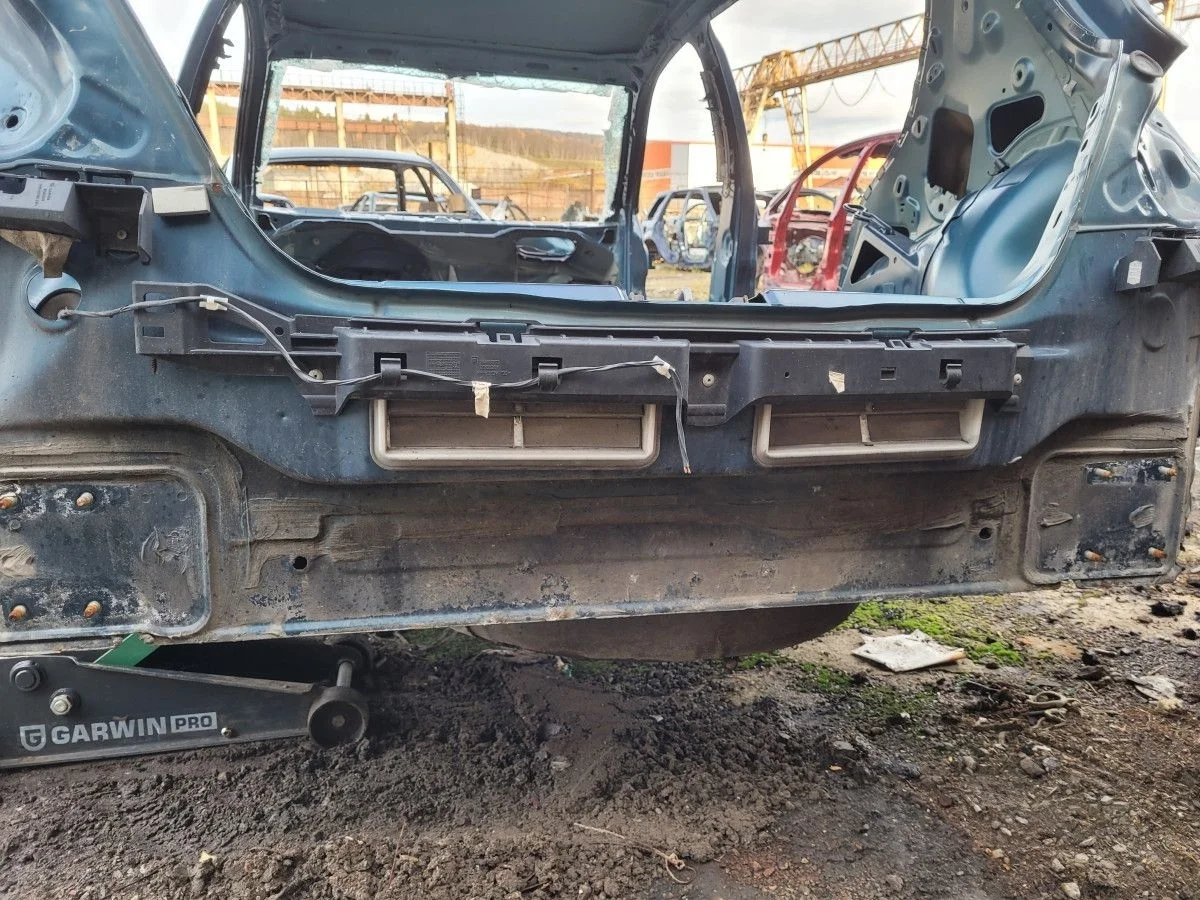Панель задняя на Opel Astra H 2007 1.6 хэтч