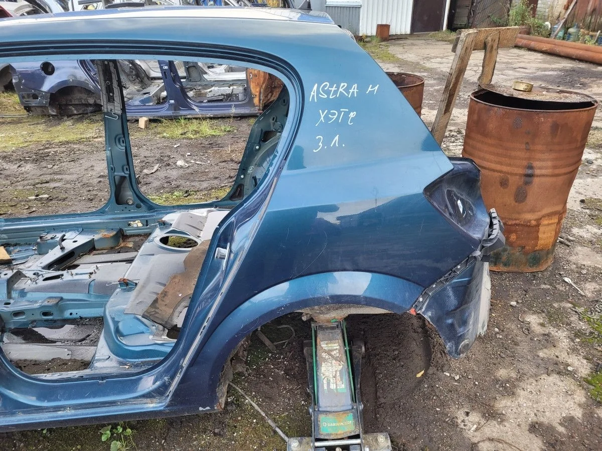 Крыло заднее левое на Opel Astra H 2007 1.6