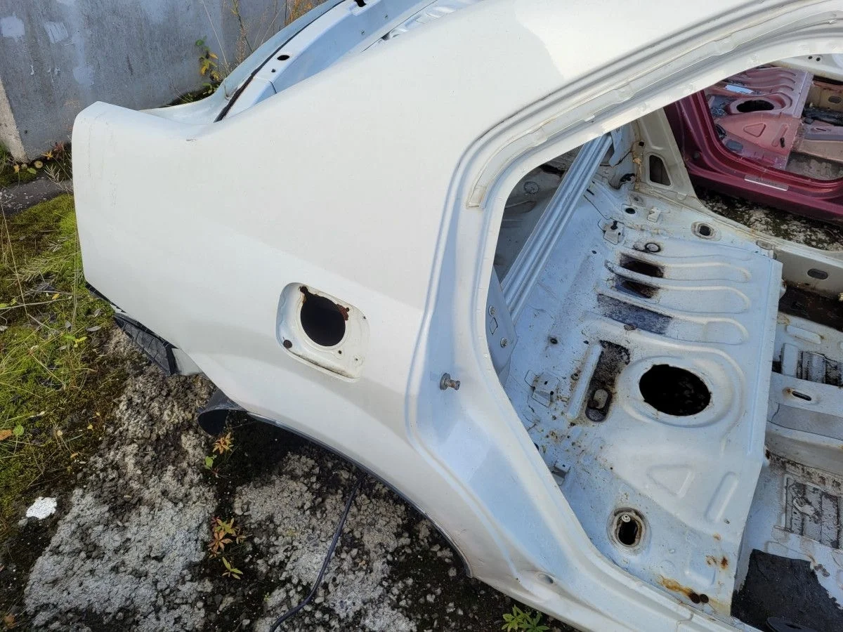 Крыло заднее правое на Renault Logan 1 2010 1.4