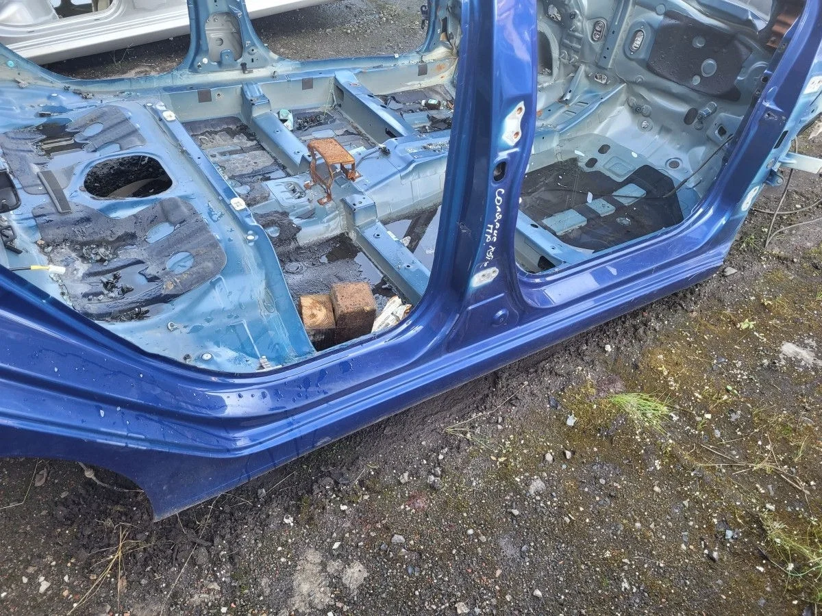 Порог правый со стойкой на Solaris 2014 1.4 хэтч