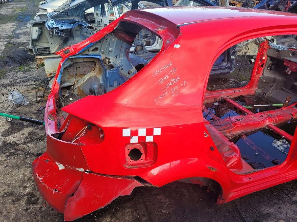 Крыло заднее правое на Lacetti 1.6 2008 хэтч