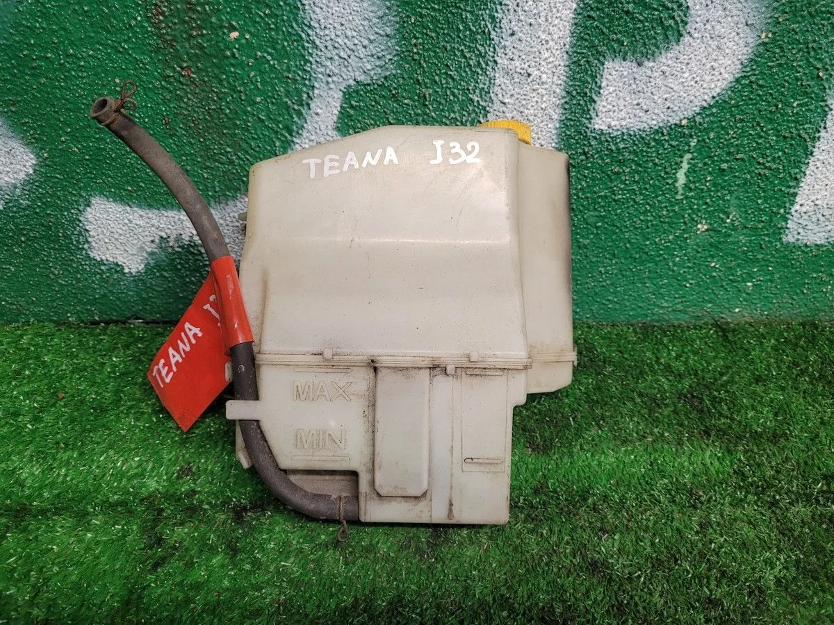 Бачок расширительный на Nissan Teana J32