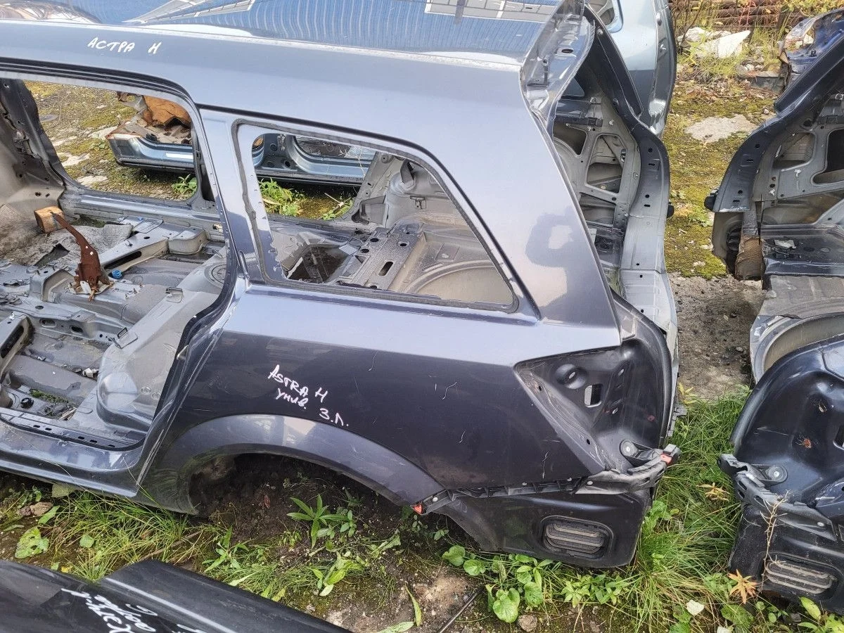 Крыло заднее левое на Opel Astra H 2010 1.6 унив