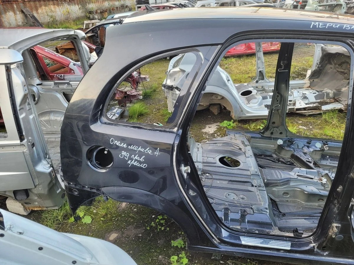 Крыло заднее правое на Opel Meriva A 1.6 2008