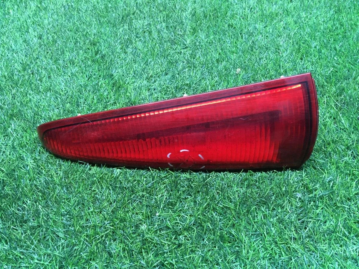 Задний левый верхний фонарь Renault Kangoo 2