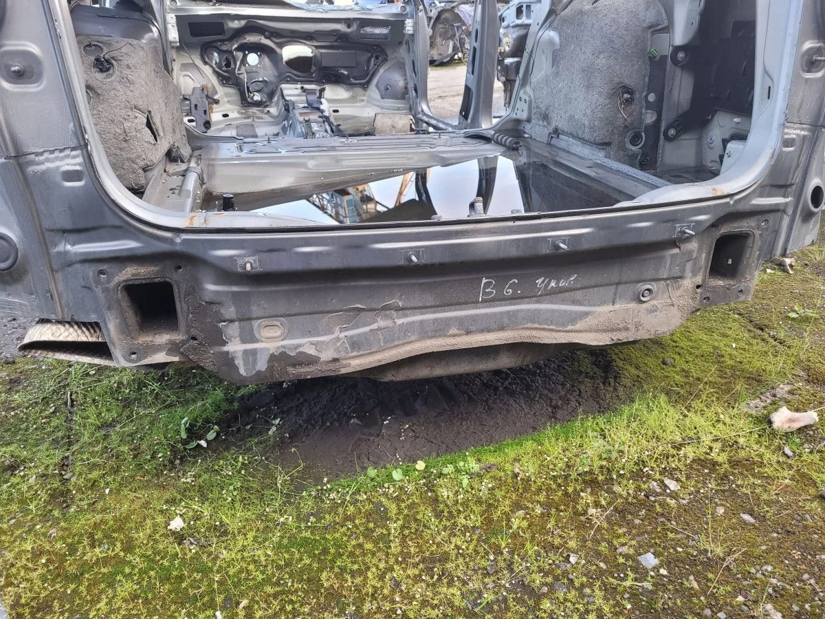 Панель задняя на VW Passat B6 1.9 2006 универсал