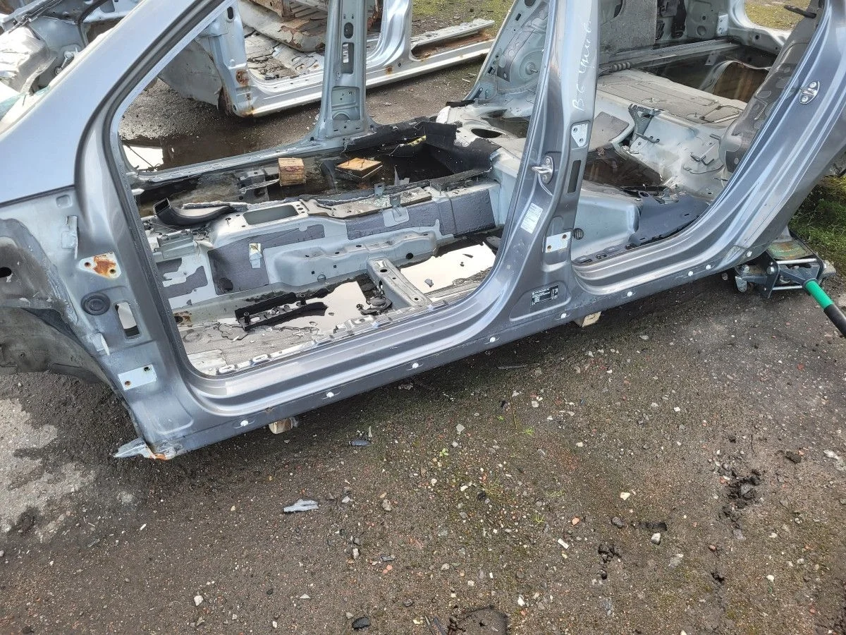 Порог левый+стойка на VW Passat B6 1.9 TDI 2006