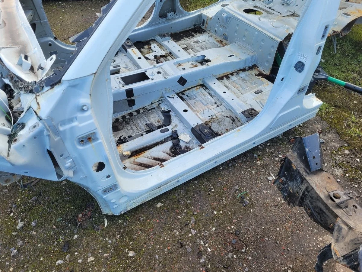 Порог левый+стойка на Nissan Almera G15 2017 1.6