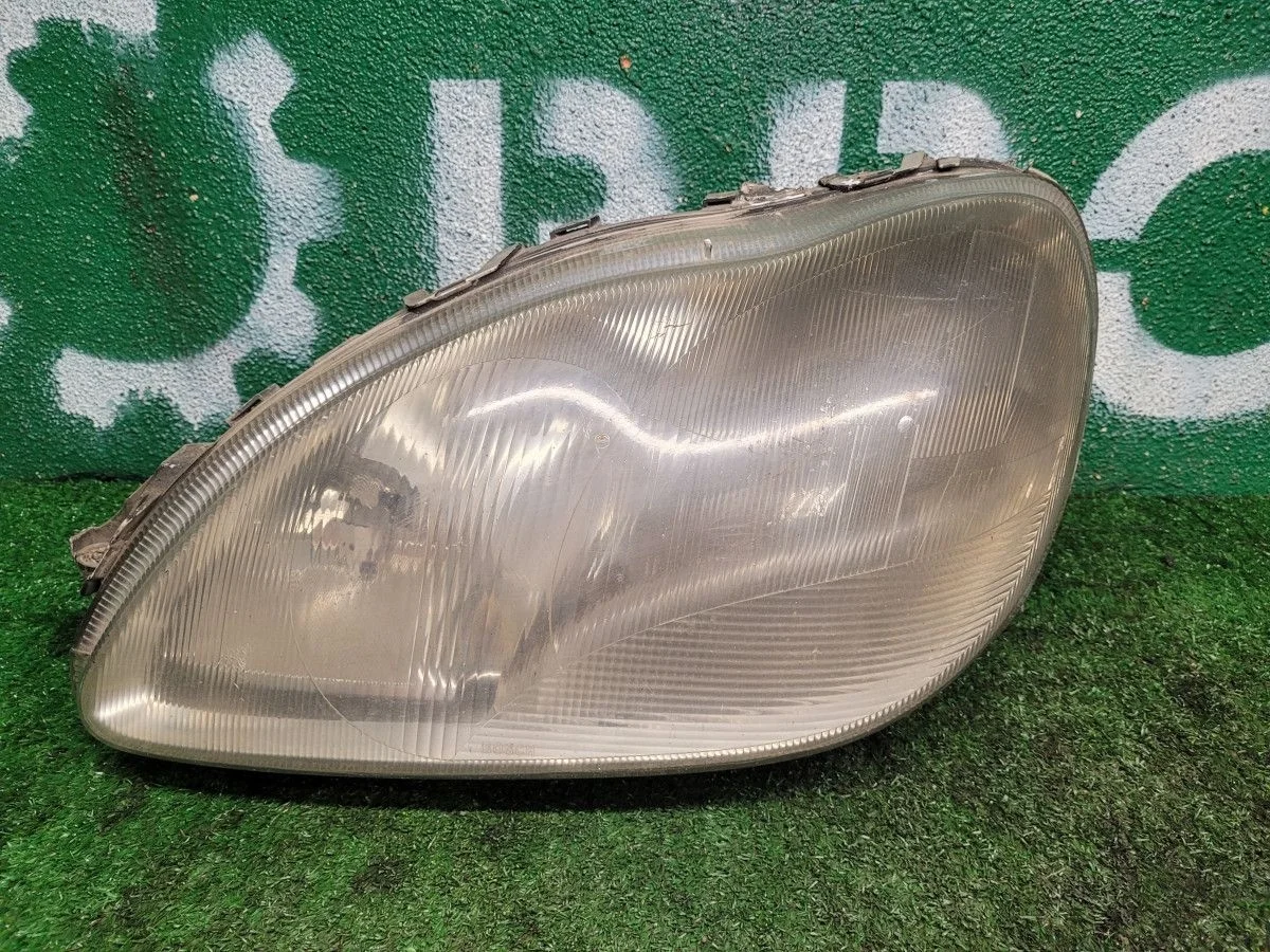 Фара левая на Mercedes W220