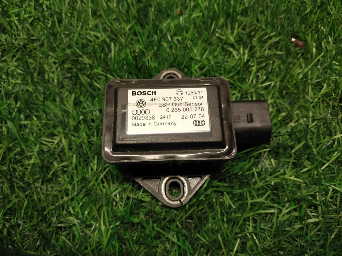 Датчик ускорения Audi A6 (C6)