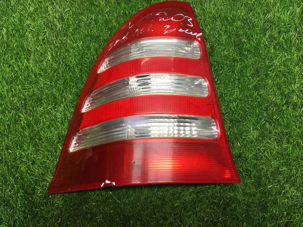 Фонарь левый Mercedes W203