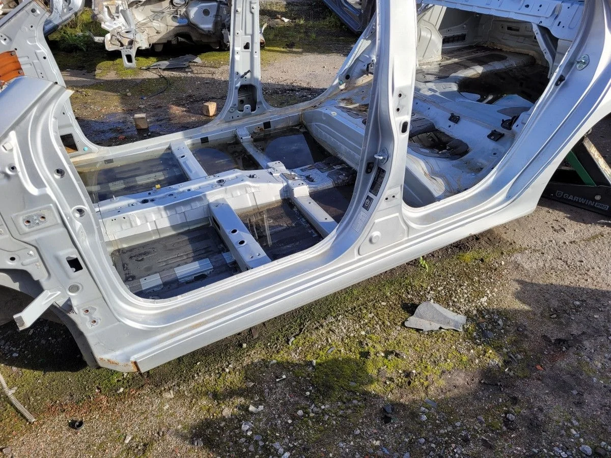 Порог левый со стойкой на Solaris 2014