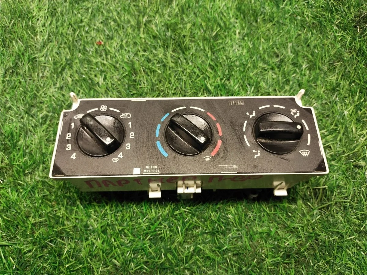 Блок управления печкой Peugeot Partner