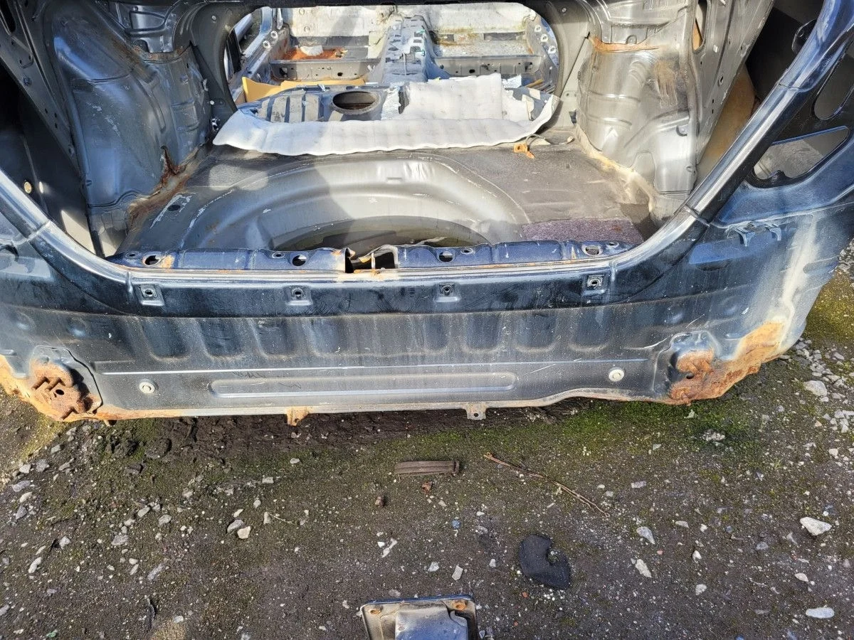 Панель задняя на Toyota Camry 30 2.4 2003г