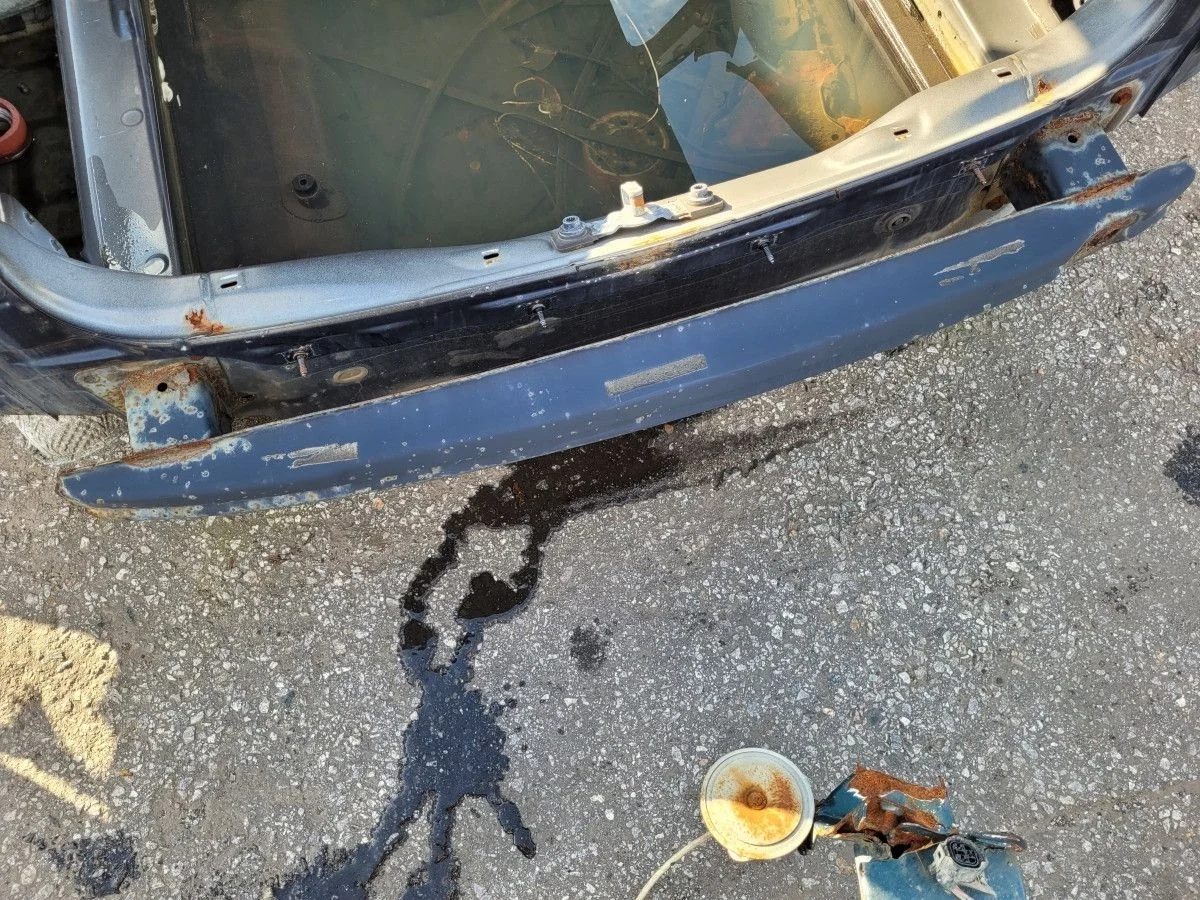 Усилитель заднего бампер на VW Passat B6 универсал