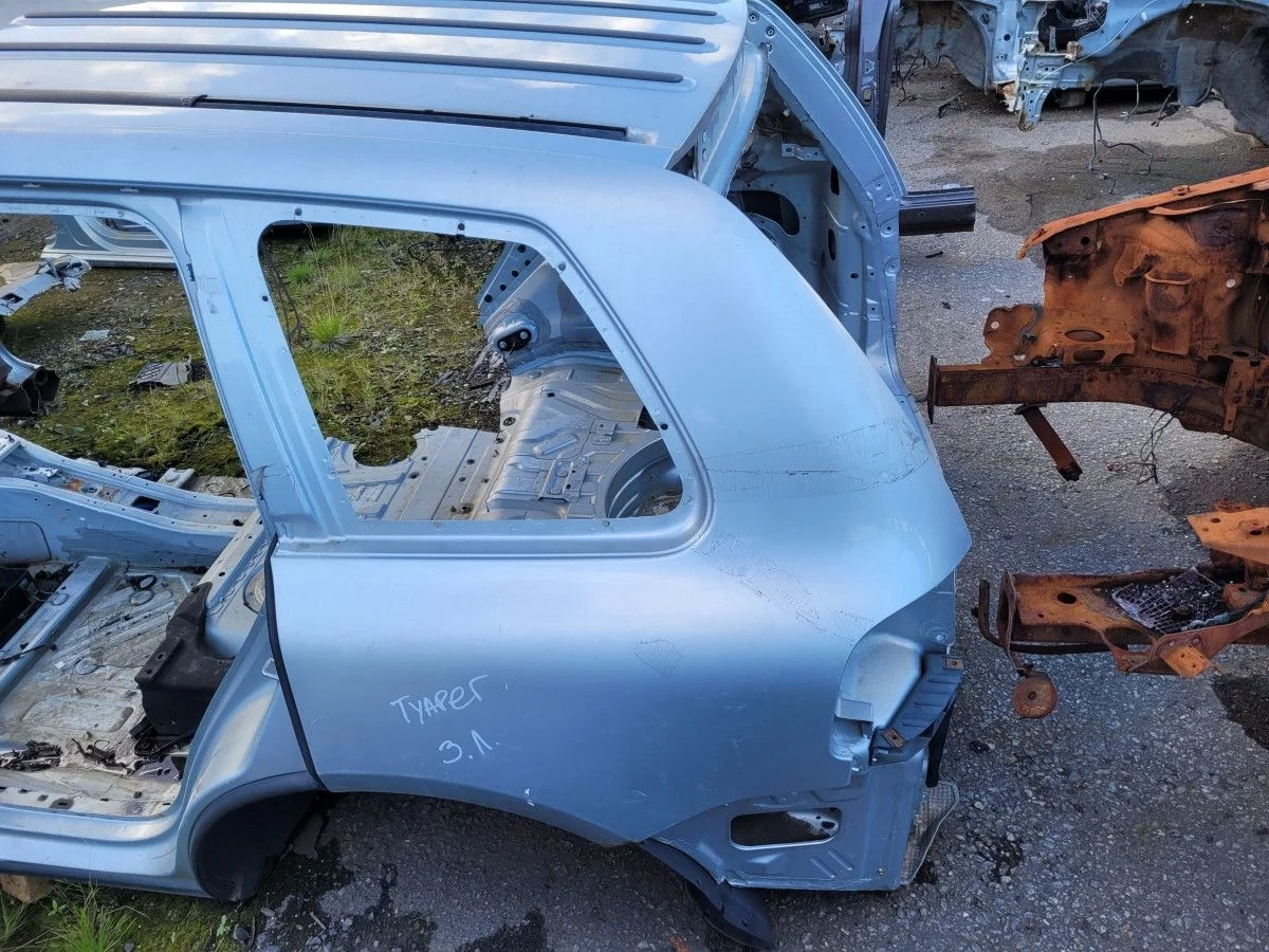 Крыло заднее левое на VW Touareg 1