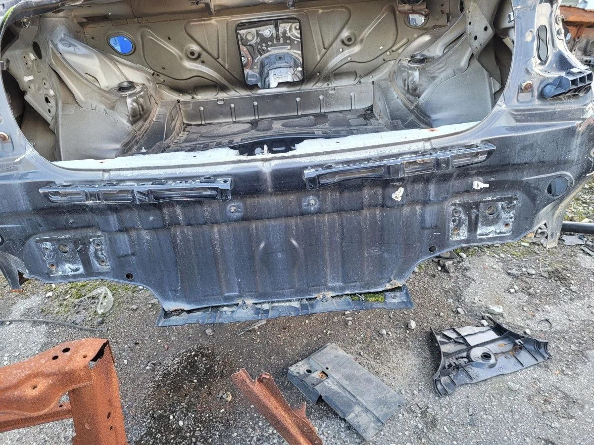 Панель задняя на Lexus GS300