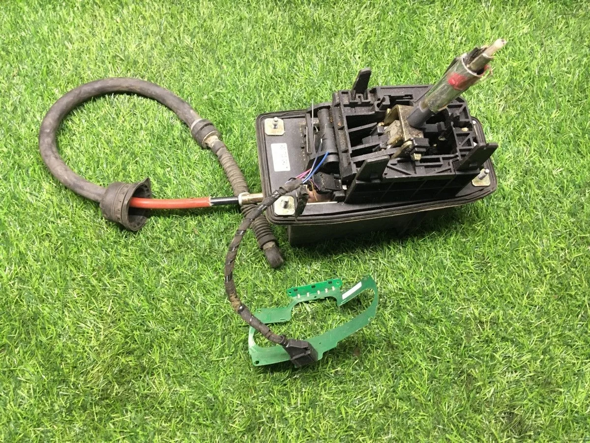 Трос кпп Volkswagen Passat 2000-2005 4B0713265D