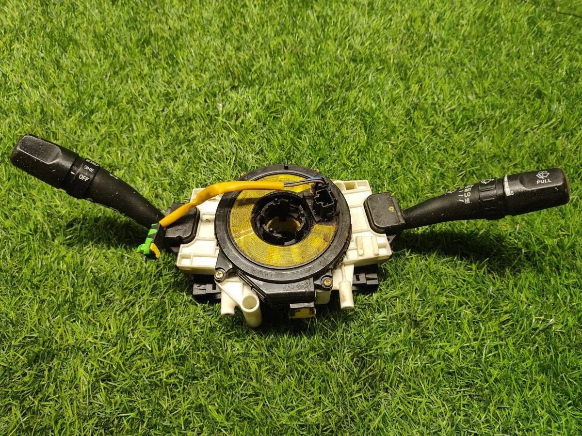 Переключатель подрулевой в сборе Kia Cerato 1