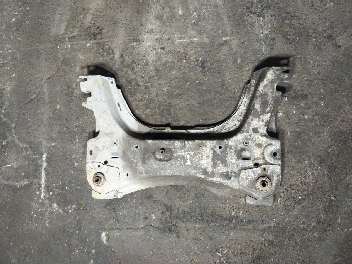 Подрамник балка Renault Megane 2