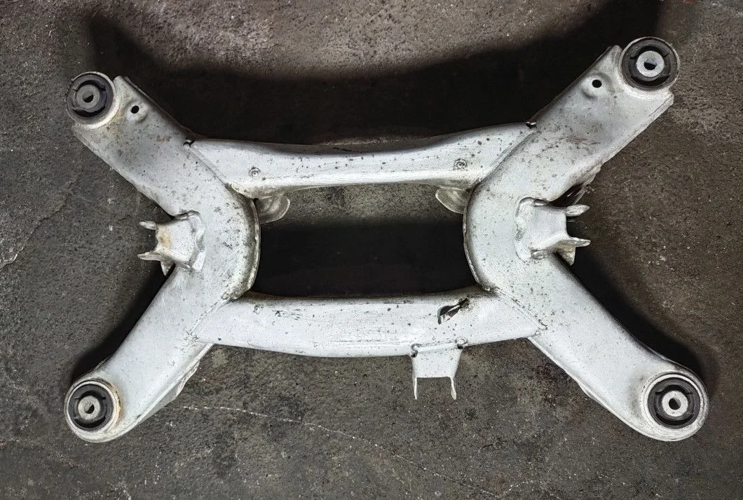 Подрамник Audi A8