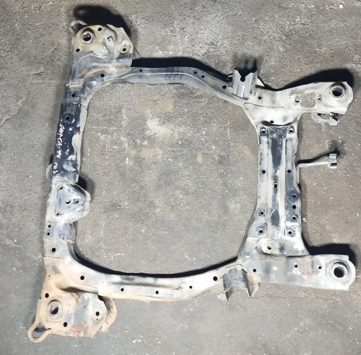 Подрамник Hyundai Santa Fe 2