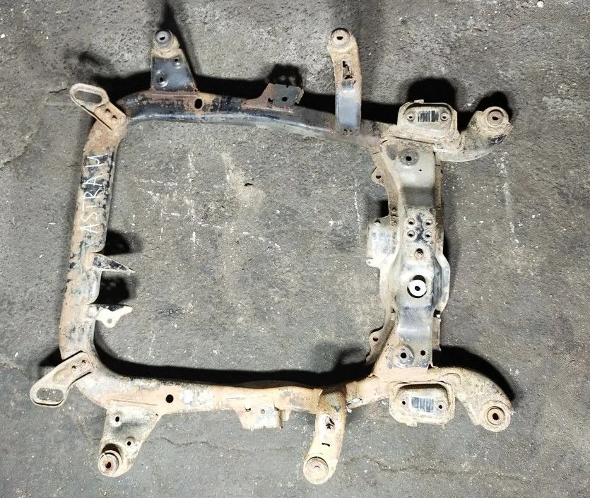 Подрамник Opel Astra H