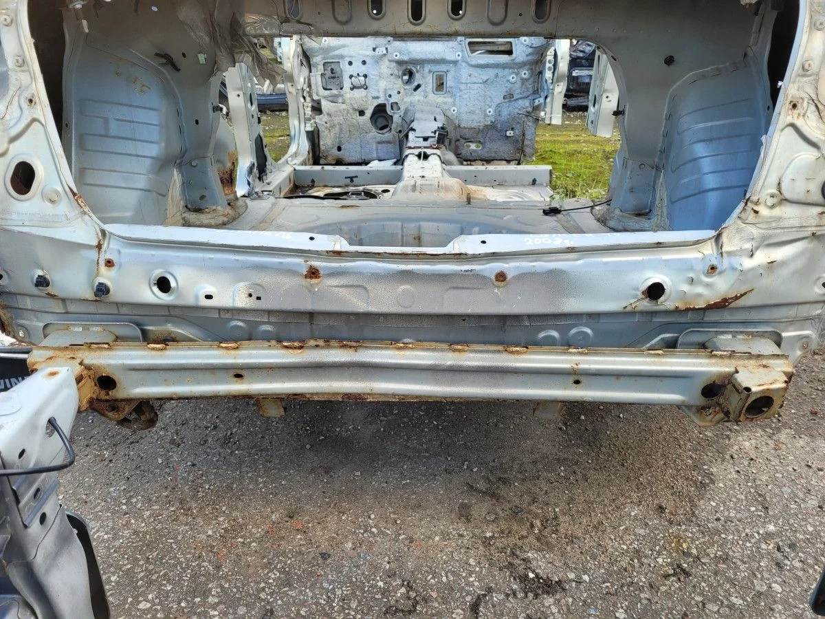 Панель задняя на Lancer 10