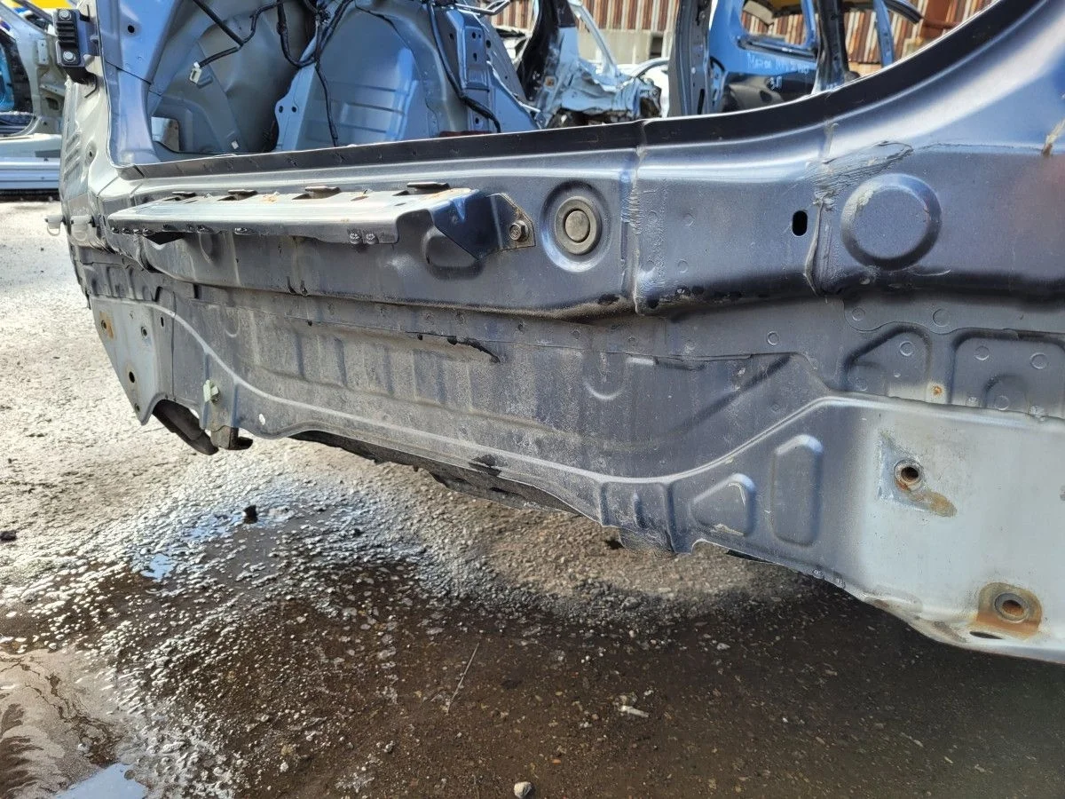 Панель задняя на Lancer 10