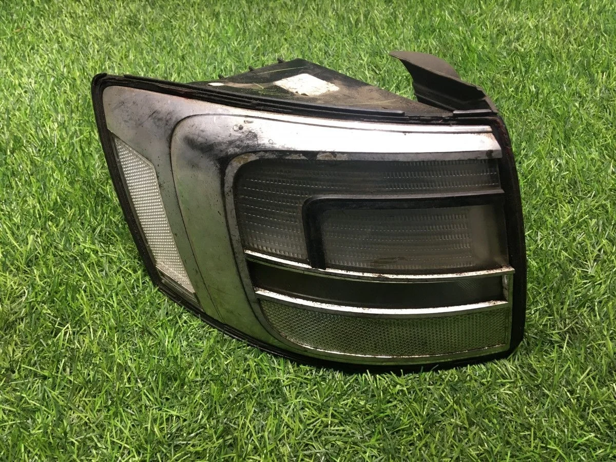 Фонарь левый внешний Volkswagen Jetta 6